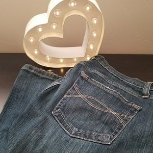 Abercrombie & Fitch - Straight Leg Jeans